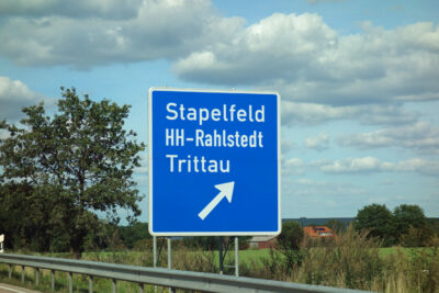 schild_autobahnausfahrt_stapelfeld_hh-rahlstedt_trittau