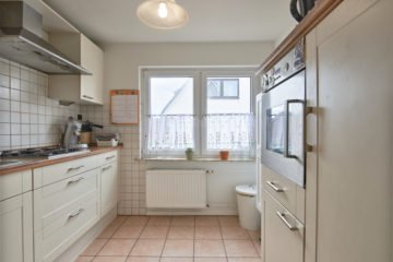 Küche - DOPPELHAUSCHARAKTER IM SCHÖNEN DELINGSDORF