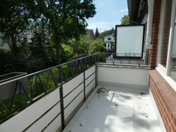 Sonnenbalkon - 1.ETAGE, SÜD-BALKON * SONNE SATT, SACKGASSE! (Hamburg-Rahlstedt)
