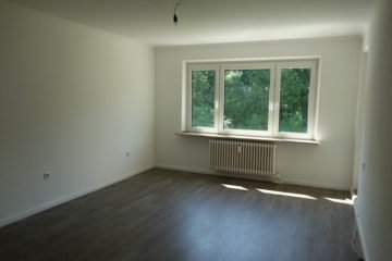 Großes Wohnzimmer - ++ SONNIGE WOHNUNG IN SACKGASSENLAGE