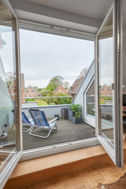 Loggia - MODERNISIERTE 3-ZI.-WOHNUNG IM ZFH + SONNENBALKON & GARAGE!