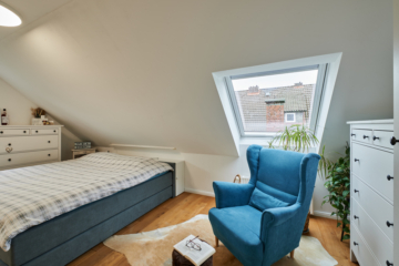 Schlafen - MODERNISIERTE 3-ZI.-WOHNUNG IM ZFH + SONNENBALKON & GARAGE!