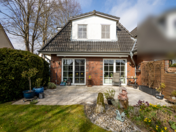 Haus Rückseite - RICHTEN SIE SICH SCHONMAL EIN. IN TOP-LAGE VON BARGTEHEIDE!