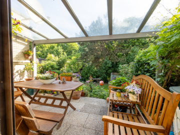 Blick von Terrasse - LIEBLINGSGARTEN. LIEBLINGSLAGE. LIEBLINGSHAUS. (BAD OLDESLOE)