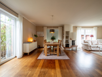 Essen und Wohnen - STILVOLL WOHNEN IN BESTLAGE – HOCHWERTIGES EINZELHAUS MIT GARTENPARADIES IN BARGTEHEIDE.