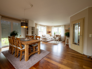Essen und Wohnen - STILVOLL WOHNEN IN BESTLAGE – HOCHWERTIGES EINZELHAUS MIT GARTENPARADIES IN BARGTEHEIDE.